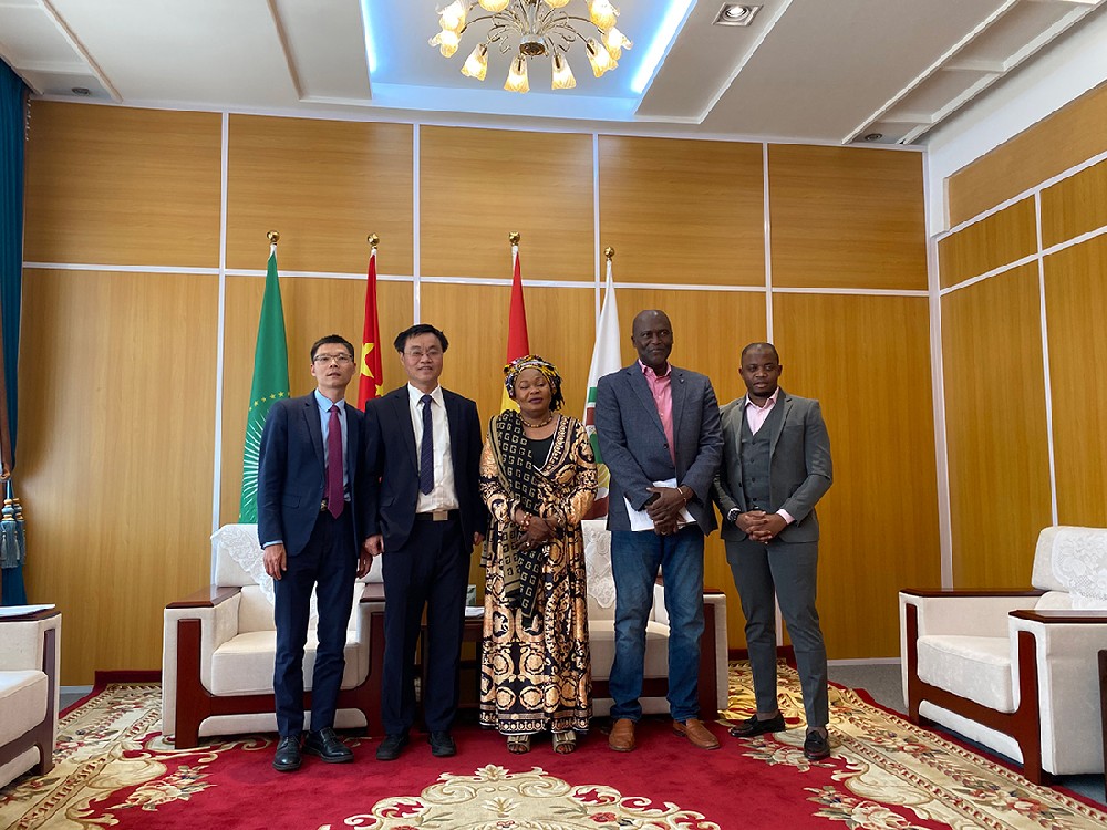 十堰銀鵬興電子科技有限公司拜訪幾內亞駐中國大使館